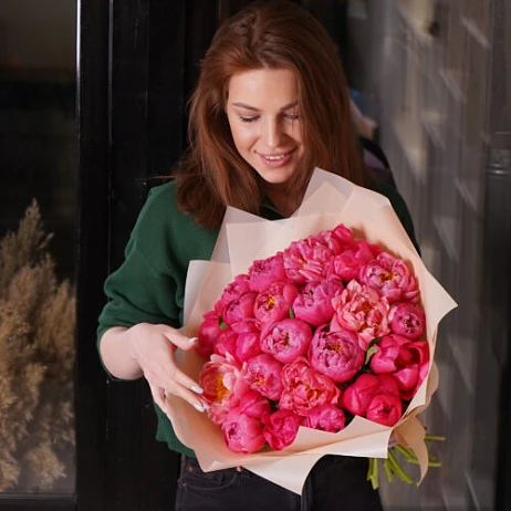 картинка Букет из 25 пионов "Салмон Дрим" от магазина Одежда+